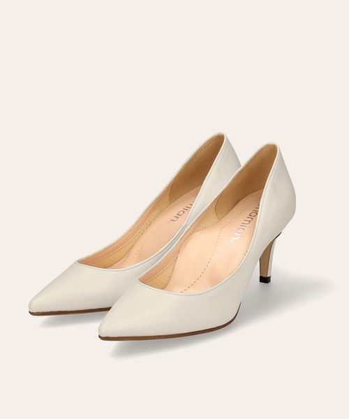 MAMIAN（マミアン）の「iCoN COLORS / ポインテッドトゥ スムース パンプス (7.0cmヒール)（パンプス・レディース・ブラック/アイボリー/ピンクベージュ/パイソン/グレイッシュベージュ/ホワイト/ダークブラウン/グレー系その他/ベージュ系その他/ワインレッド/グレイッシュブルー/ベージュ系その他2/シルバー・22.5cm/23.5cm/24.5cm/23.0cm/24.0cm/22.0cm/24.5㎝/21.5cm/25.0cm）」の3枚目の写真