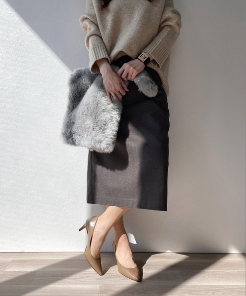 MAMIAN（マミアン）の「iCoN COLORS / ポインテッドトゥ スムース パンプス (7.0cmヒール)（パンプス・レディース・ブラック/アイボリー/ピンクベージュ/パイソン/グレイッシュベージュ/ホワイト/ダークブラウン/グレー系その他/ベージュ系その他/ワインレッド/グレイッシュブルー/ベージュ系その他2/シルバー・22.5cm/23.5cm/24.5cm/23.0cm/24.0cm/22.0cm/24.5㎝/21.5cm/25.0cm）」の21枚目の写真