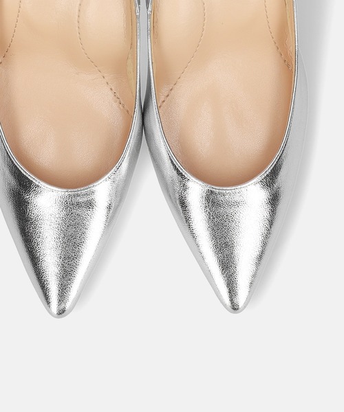 MAMIAN（マミアン）の「iCoN COLORS / ポインテッドトゥ スムース パンプス (7.0cmヒール)（パンプス・レディース・ブラック/アイボリー/ピンクベージュ/パイソン/グレイッシュベージュ/ホワイト/ダークブラウン/グレー系その他/ベージュ系その他/ワインレッド/グレイッシュブルー/ベージュ系その他2/シルバー・22.5cm/23.5cm/24.5cm/23.0cm/24.0cm/22.0cm/24.5㎝/21.5cm/25.0cm）」の19枚目の写真