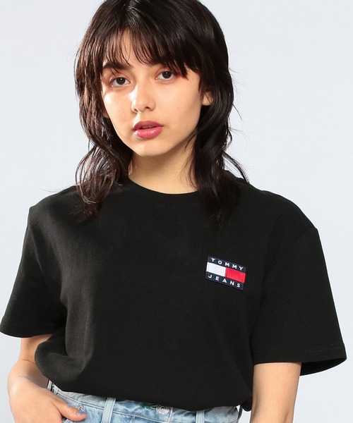 tommy jeans（トミー ジーンズ）の「ロゴ バッジ Tシャツ（T