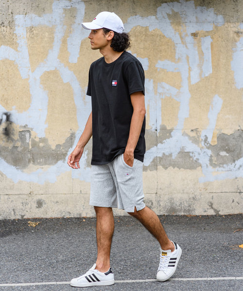  Jeans バッジロゴ ストライプ 半袖 Tシャツ 送関込 Tommy Jeans バッジロゴ ストライプ 半袖 Tシャツ 送関込