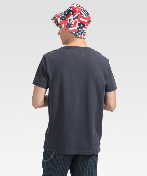 tommy jeans(トミー ジーンズ)の「ロゴ バッジ Tシャツ(Tシャツ/カットソー・メンズ・レッド系その他2/ブラック/ホワイト/ネイビー/レッド/ピンク系その他/ブルー/レッド系その他/イエロー系その他/ブラック系その他/グレー/ブルー系その他/オレンジ/ホワイト系その他/ネイビー系/ライトブルー・MEDIUM/X-LARGE/LARGE/SMALL)」の22枚目の写真