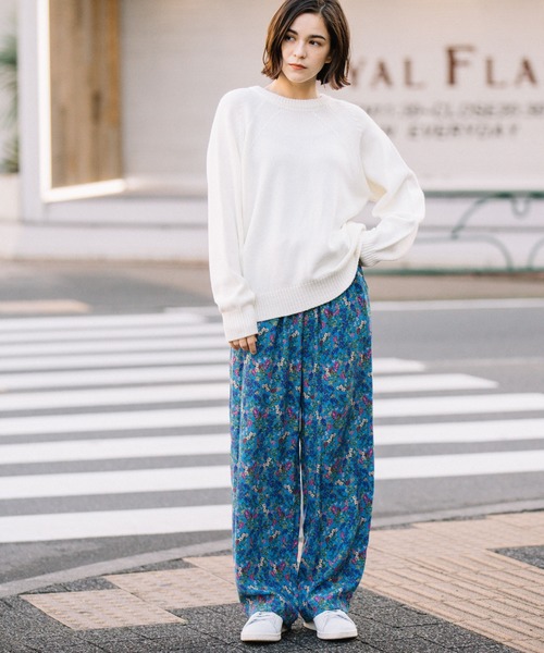 Munich(ミューニック)の「フラワープリントイージーパンツ(その他パンツ・レディース・ブラック/ブルー/キナリ・S/M/XS)」の19枚目の写真