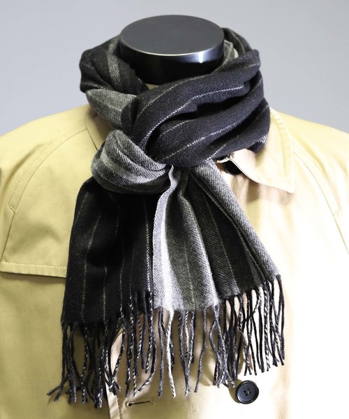 MEN'S BIGI(メンズビギ)の「【カシミヤ100%】ストライプ柄 マフラー(マフラー・メンズ・ブラック/ボルドー・FREE)」の2枚目の写真