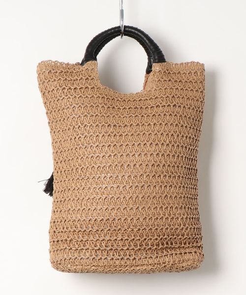 coca（coca）（コカ）の「タッセル付きペーパーバック（ハンドバッグ・レディース・ベージュ・ONE SIZE）」の2枚目の写真