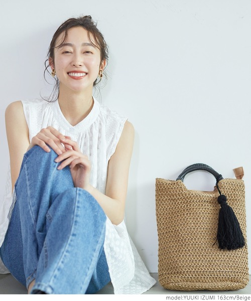 coca（coca）（コカ）の「タッセル付きペーパーバック（ハンドバッグ・レディース・ベージュ・ONE SIZE）」の8枚目の写真