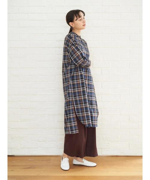 earth music&ecology（アースミュージックアンドエコロジー）の「60ローンシャツワンピース ＊（ワンピース・レディース・ベージュ/ネイビー/ブラウン/グレー/レッド/イエロー・FREE）」の21枚目の写真