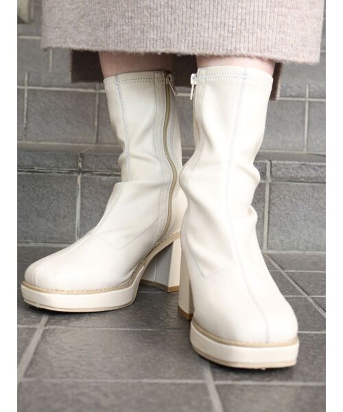 MURUA（ムルーア）の「チャンキーストレッチブーツ（ブーツ・レディース・ブラック/アイボリー・35/36/37）」の2枚目の写真