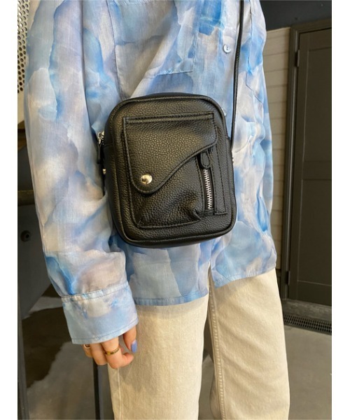 MOUSSY（マウジー）の「LEATHER MINI ポシェット（ショルダーバッグ・レディース・ホワイト/ブラック/パープル・FREE）」の18枚目の写真