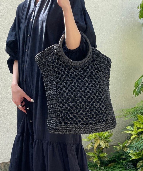 CAPRICIEUX LE'MAGE(カプリシューレマージュ)の「リングハンドルペーパートートバッグ(トートバッグ・レディース・ベージュ/カーキ/ブラック/アイボリー・FREE)」の1枚目の写真