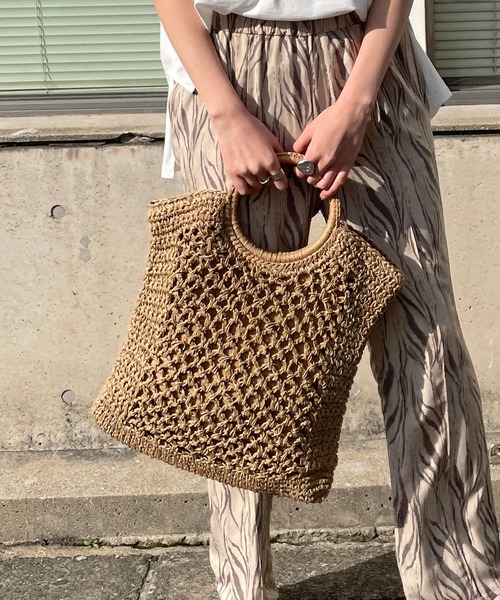 CAPRICIEUX LE'MAGE(カプリシューレマージュ)の「リングハンドルペーパートートバッグ(トートバッグ・レディース・ベージュ/カーキ/ブラック/アイボリー・FREE)」の19枚目の写真