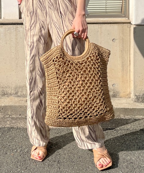 CAPRICIEUX LE'MAGE(カプリシューレマージュ)の「リングハンドルペーパートートバッグ(トートバッグ・レディース・ベージュ/カーキ/ブラック/アイボリー・FREE)」の17枚目の写真