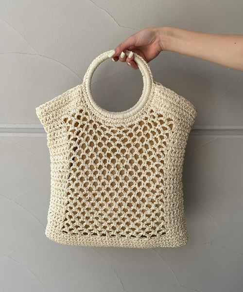 CAPRICIEUX LE'MAGE(カプリシューレマージュ)の「リングハンドルペーパートートバッグ(トートバッグ・レディース・ベージュ/カーキ/ブラック/アイボリー・FREE)」の5枚目の写真