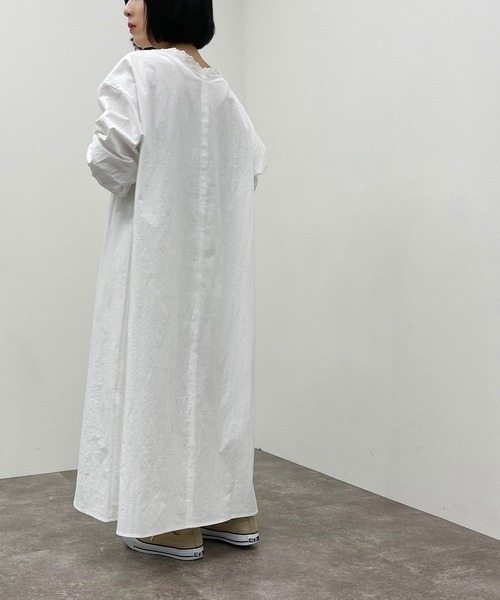 apres jour mignon（アプレジュールミニョン）の「Ｖレースピンタックワンピース【ZOZOTOWN限定アイテム】（ワンピース・レディース・オフホワイト/ベージュ/ブラック・フリー/X-LARGE）」の20枚目の写真