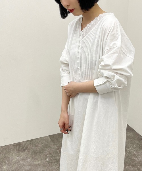 apres jour mignon（アプレジュールミニョン）の「Ｖレースピンタックワンピース【ZOZOTOWN限定アイテム】（ワンピース・レディース・オフホワイト/ベージュ/ブラック・フリー/X-LARGE）」の13枚目の写真