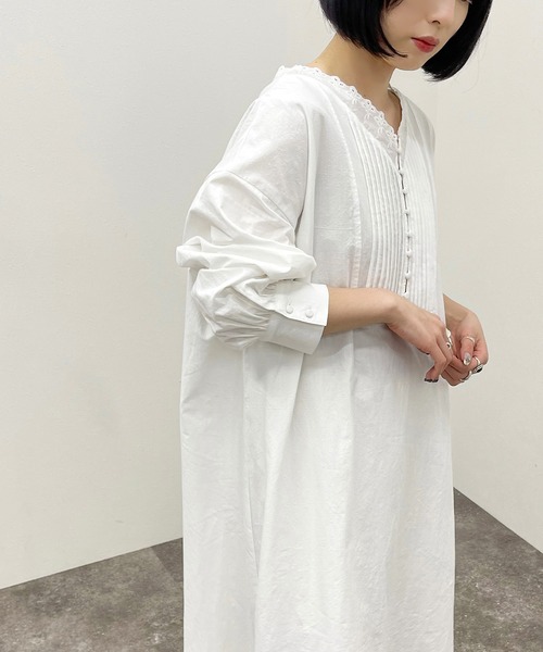 apres jour mignon（アプレジュールミニョン）の「Ｖレースピンタックワンピース【ZOZOTOWN限定アイテム】（ワンピース・レディース・オフホワイト/ベージュ/ブラック・フリー/X-LARGE）」の14枚目の写真