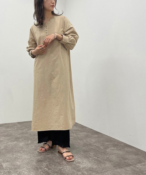 apres jour mignon（アプレジュールミニョン）の「Ｖレースピンタックワンピース【ZOZOTOWN限定アイテム】（ワンピース・レディース・オフホワイト/ベージュ/ブラック・フリー/X-LARGE）」の10枚目の写真