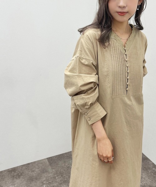 apres jour mignon（アプレジュールミニョン）の「Ｖレースピンタックワンピース【ZOZOTOWN限定アイテム】（ワンピース・レディース・オフホワイト/ベージュ/ブラック・フリー/X-LARGE）」の6枚目の写真