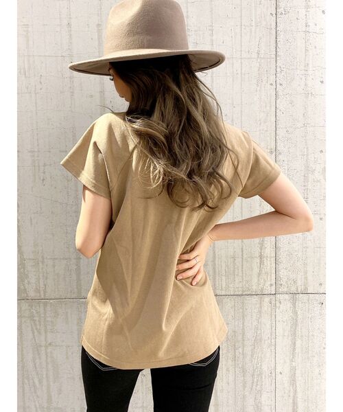 GYDA(ジェイダ)の「リブネックUSA COTTON Tシャツ【サスティナブル】(Tシャツ/カットソー・レディース・オフホワイト/ブラック/ベージュ・FREE)」の9枚目の写真
