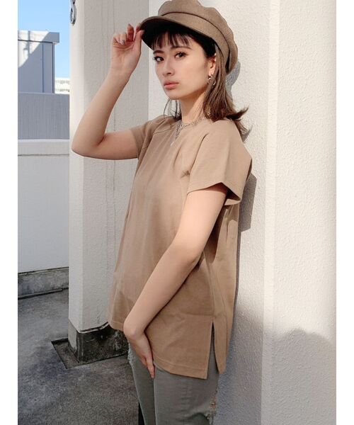 GYDA(ジェイダ)の「リブネックUSA COTTON Tシャツ【サスティナブル】(Tシャツ/カットソー・レディース・オフホワイト/ブラック/ベージュ・FREE)」の11枚目の写真
