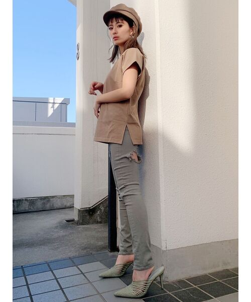 GYDA(ジェイダ)の「リブネックUSA COTTON Tシャツ【サスティナブル】(Tシャツ/カットソー・レディース・オフホワイト/ブラック/ベージュ・FREE)」の13枚目の写真