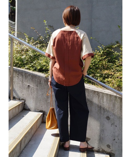 NICOLE white（ニコルホワイト）の「バイカラーブラウス（シャツ/ブラウス・レディース・サックスブルー/オフホワイト/ネイビー・FREE）」の18枚目の写真