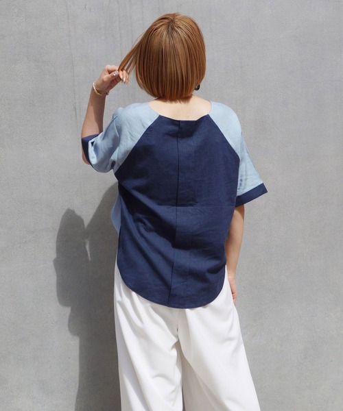 NICOLE white（ニコルホワイト）の「バイカラーブラウス（シャツ/ブラウス・レディース・サックスブルー/オフホワイト/ネイビー・FREE）」の5枚目の写真