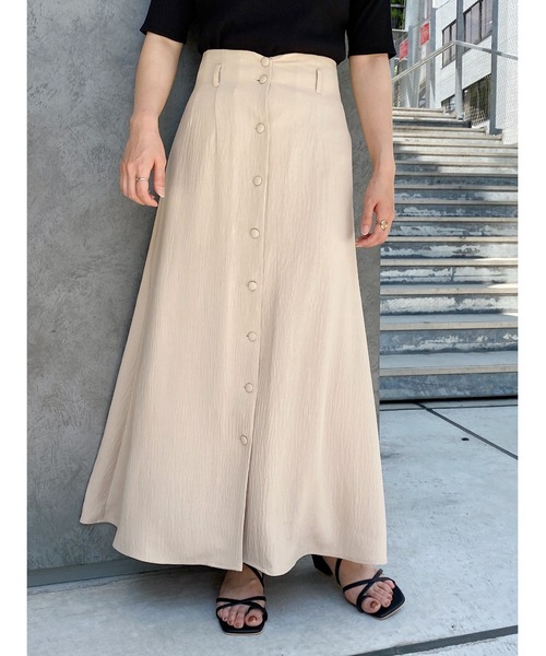 mysty woman（ミスティウーマン）の「楊柳ボタンフレアスカート 956302（スカート・レディース・ブラック/ベージュ/レッド系その他/ダークグリーン/ダークベージュ・FREE）」の3枚目の写真