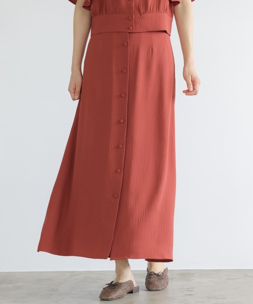 mysty woman（ミスティウーマン）の「楊柳ボタンフレアスカート 956302（スカート・レディース・ブラック/ベージュ/レッド系その他/ダークグリーン/ダークベージュ・FREE）」の5枚目の写真