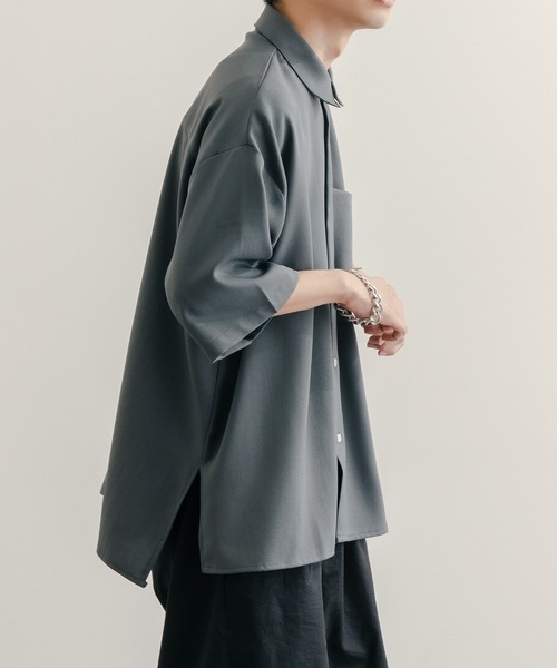 epnok(エプノック)の「サイドスリットジョーゼットシャツ(シャツ/ブラウス・メンズ・ベージュ/ダークグレー・SMALL/MEDIUM/LARGE)」の8枚目の写真
