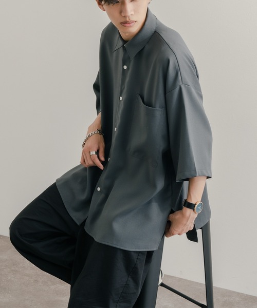 epnok(エプノック)の「サイドスリットジョーゼットシャツ(シャツ/ブラウス・メンズ・ベージュ/ダークグレー・SMALL/MEDIUM/LARGE)」の5枚目の写真
