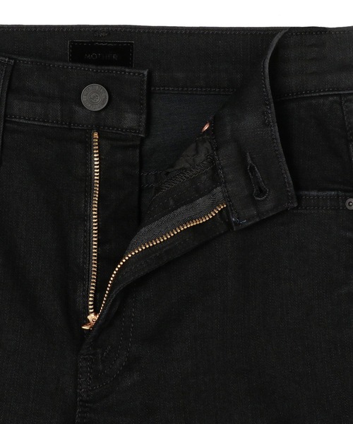 MOTHER DENIM(マザーデニム)の「MOTHER / "INSIDER CROP STEP FRAY" クロップドフレアデニムパンツ(デニムパンツ・レディース・ブラック・23/24/25/26)」の7枚目の写真