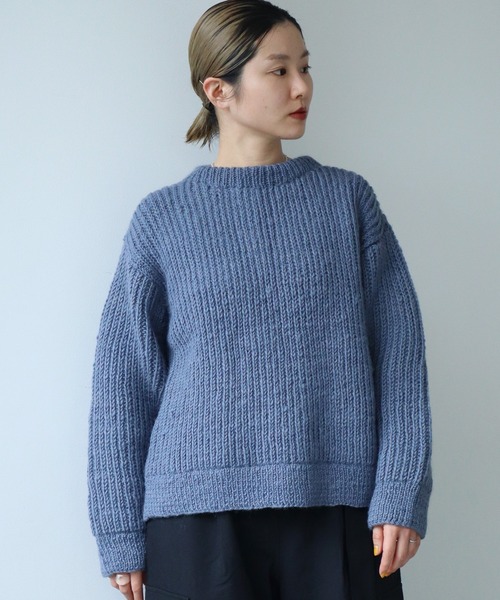 note et silence （ノートエシロンス）の「Hand knit片畦 クループルオーバー（ニット/セーター・レディース・ホワイト/ダークブラウン/ブルー・FREE）」の3枚目の写真