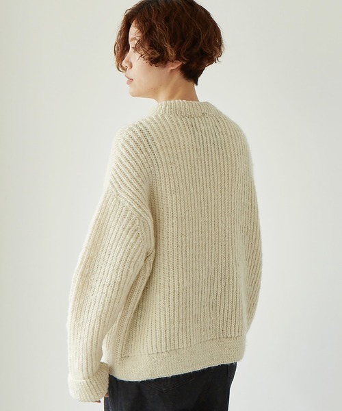 note et silence （ノートエシロンス）の「Hand knit片畦 クループルオーバー（ニット/セーター・レディース・ホワイト/ダークブラウン/ブルー・FREE）」の6枚目の写真