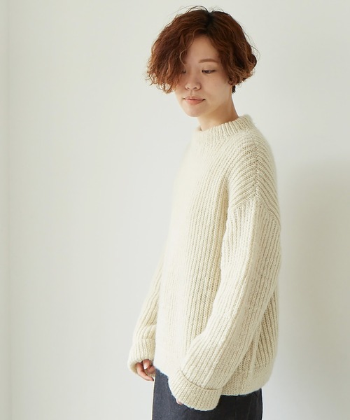 note et silence （ノートエシロンス）の「Hand knit片畦 クループルオーバー（ニット/セーター・レディース・ホワイト/ダークブラウン/ブルー・FREE）」の7枚目の写真