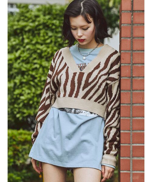 jouetie（ジュエティ）の「レイヤードVネックニット【セットアイテム/2WAY】（ニット/セーター・レディース・ブラウン/レッド/アイボリー/ブルー・MEDIUM）」の2枚目の写真