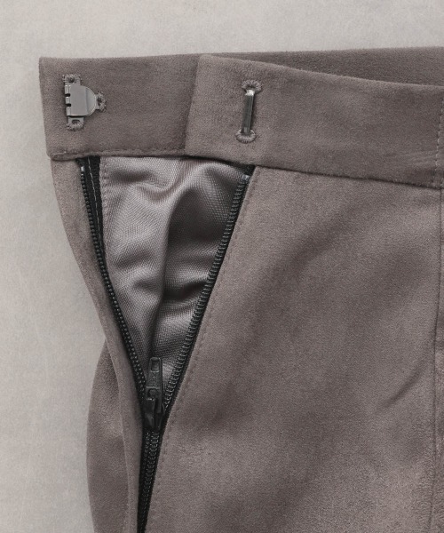 LOWRYS FARM(ローリーズファーム)の「スエードマーメイドスカート 214884(スカート・レディース・グレー/ブラウン/アイボリー・MEDIUM/LARGE/SMALL)」の4枚目の写真