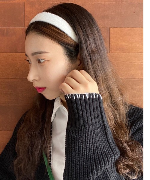 WEGO（ウィゴー）の「WEGO/ハラコワイドカチューシャ（カチューシャ・レディース・その他1/ベージュ/その他3/その他2/オフホワイト/ピンク・FREE）」の2枚目の写真