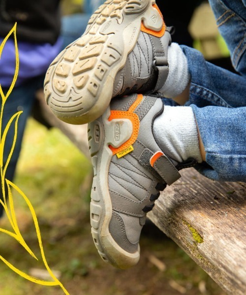 KEEN（キーン）の「KNOTCH PEAK / ノッチ ピーク / キッズ スニーカー（スニーカー・キッズ・グレー・18cm/19.5cm/16cm/18.5cm/15cm/17cm）」の6枚目の写真