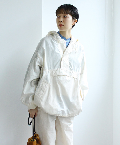 PAR ICI KLASSISK（パーリッシィクラシスク）の「フィンクスブロード伊吹染め アノラックパーカー (セットアップ対応)（その他アウター・レディース・レッド/グリーン/アイボリー・FREE）」の2枚目の写真