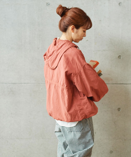 PAR ICI KLASSISK（パーリッシィクラシスク）の「フィンクスブロード伊吹染め アノラックパーカー (セットアップ対応)（その他アウター・レディース・レッド/グリーン/アイボリー・FREE）」の7枚目の写真