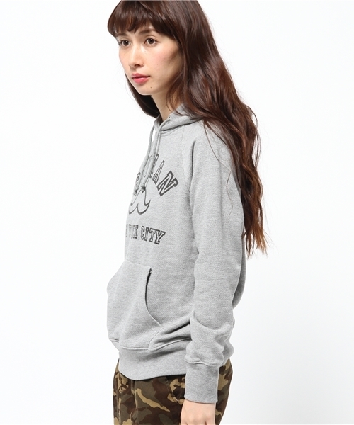 OUTLET（アウトレット）の「【WHO'S WHO gallery】BYS80Sプリントパーカー（パーカー・レディース・ブラック/グレー/ネイビー/ホワイト・FREE）」の6枚目の写真