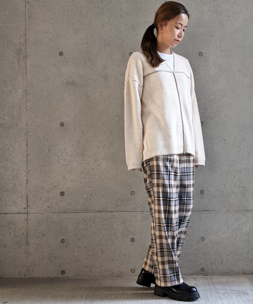 Per sist ence(パーシエンス)の「Per sist ence/パーシエンス 総針配色パイピング Vネックニット(ニット/セーター・レディース・ブラウン/グレイッシュベージュ/ブラック/アイボリー・FREE)」の13枚目の写真