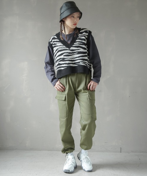 SPINNS（スピンズ）の「ショート丈イーグルプリント長袖Tシャツ（Tシャツ/カットソー・レディース・スミクロ・ONESIZE）」の10枚目の写真