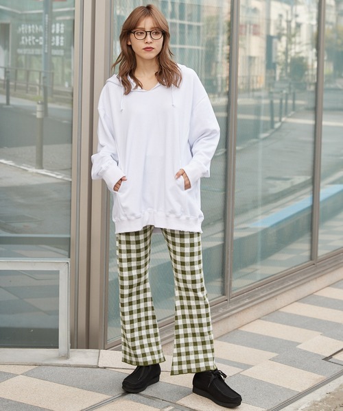 byYOUANCE(バイユアンス)の「ダメージグラフィックパーカー(パーカー・レディース・サックスブルー/グリーン/オートミール/ホワイト/スミクロ/ピンク/ブラック・FREE)」の8枚目の写真