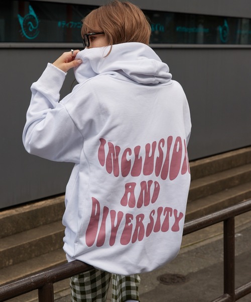 byYOUANCE(バイユアンス)の「ダメージグラフィックパーカー(パーカー・レディース・サックスブルー/グリーン/オートミール/ホワイト/スミクロ/ピンク/ブラック・FREE)」の10枚目の写真