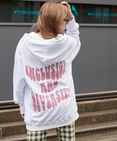 byYOUANCE(バイユアンス)の「ダメージグラフィックパーカー(パーカー・レディース・サックスブルー/グリーン/オートミール/ホワイト/スミクロ/ピンク/ブラック・FREE)」の13枚目の写真