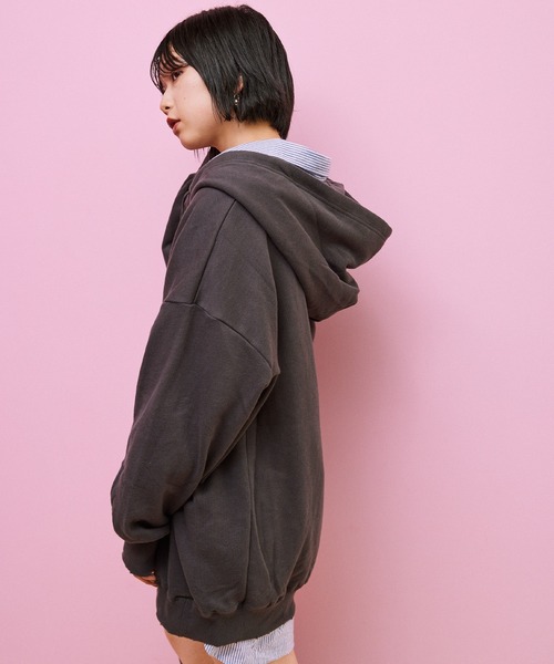 byYOUANCE(バイユアンス)の「ダメージグラフィックパーカー(パーカー・レディース・サックスブルー/グリーン/オートミール/ホワイト/スミクロ/ピンク/ブラック・FREE)」の18枚目の写真