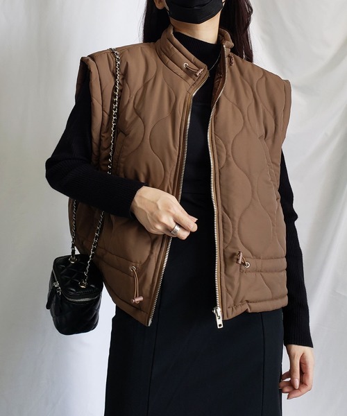 me+em select(ミームセレクト)の「※※【 新色追加/7色展開 】ハイネックドローコードエコダウンベスト(ベスト・レディース・ブラック/グリーン/アイボリー/パープル/チャコール/ベージュ/ブラウン・FREE)」の20枚目の写真