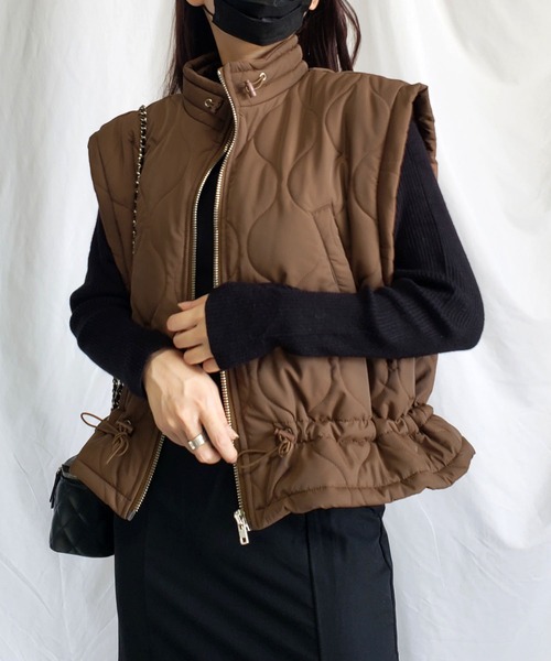 me+em select(ミームセレクト)の「※※【 新色追加/7色展開 】ハイネックドローコードエコダウンベスト(ベスト・レディース・ブラック/グリーン/アイボリー/パープル/チャコール/ベージュ/ブラウン・FREE)」の19枚目の写真